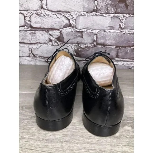 Salvatore Ferragamo Firenze Black Wingtip Oxfords Dress  display picture 2